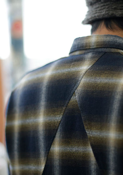 remilla ヒトエラウンドシャツ