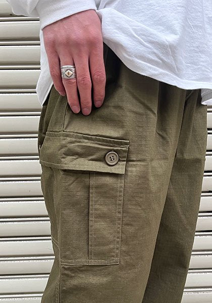 VOIRY | CARGO PANTS Color: OLIVE