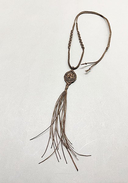 Nasngwam.×idod Macrame necklace Model: Crest