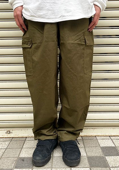 VOIRY | CARGO PANTS Color: OLIVE