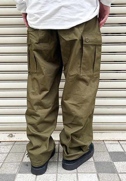 VOIRY | CARGO PANTS Color: OLIVE